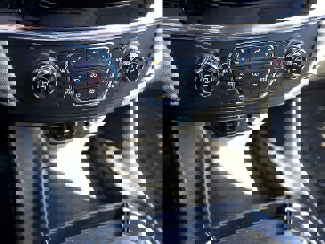 Used 2023 Chevrolet Traverse LS image 23