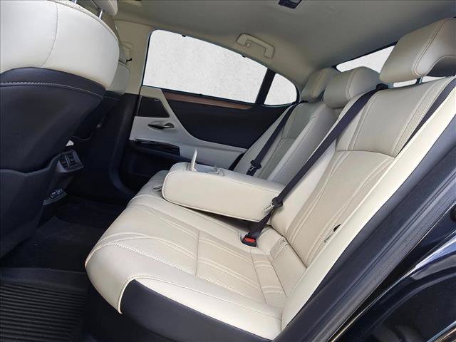 Used 2024 Lexus ES 300h Ultra Luxury w/ Accessory Package (Z2) FWD image 17