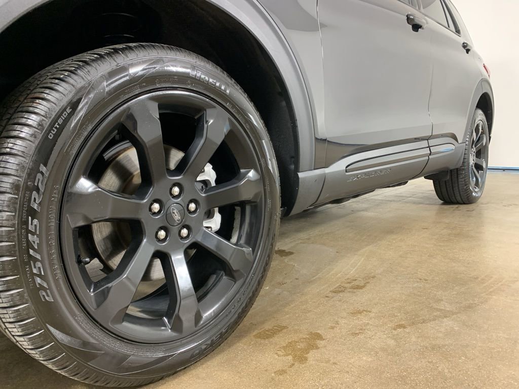 Certified 2023 Ford Explorer ST-Line AWD/4WD image 2