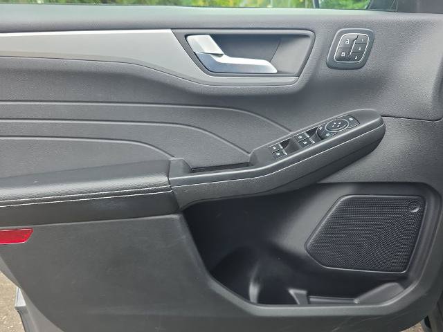 Certified 2024 Ford Escape Platinum AWD/4WD image 17