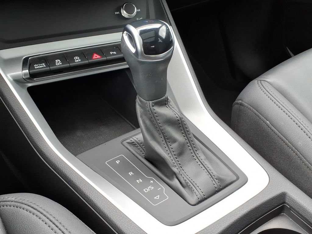 Used 2025 Audi Q3 2.0T Premium AWD/4WD image 19
