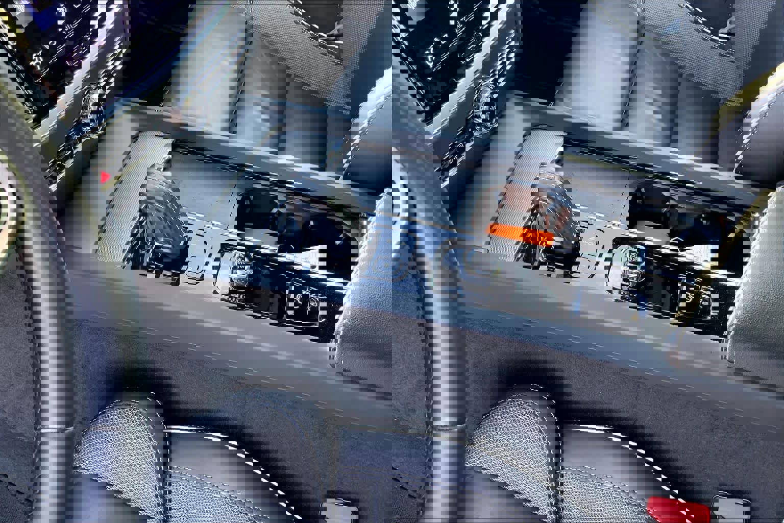 Used 2022 Volvo S60 B5 R-Design image 16