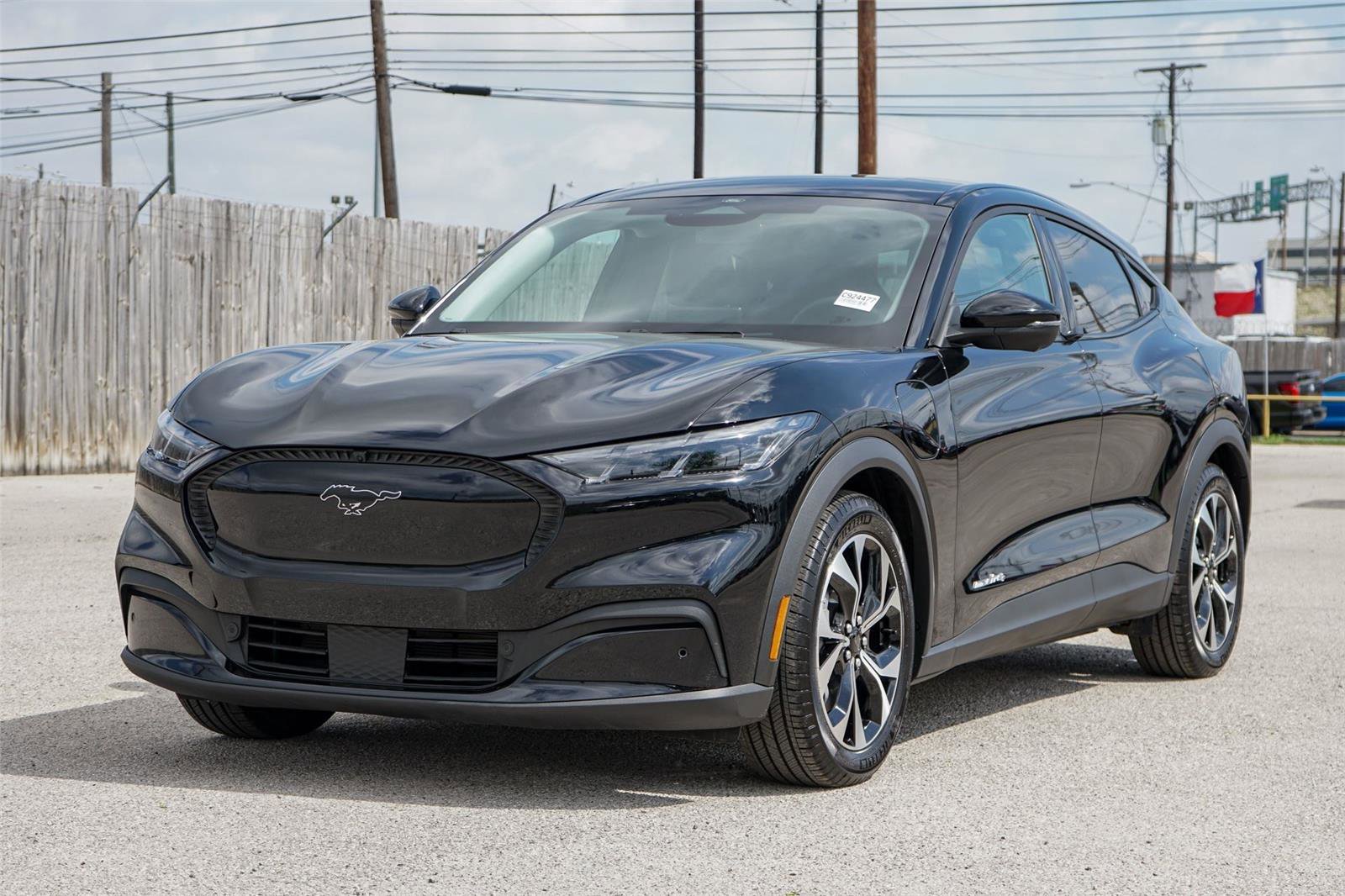 Certified 2025 Ford Mustang Mach-E Select image 8