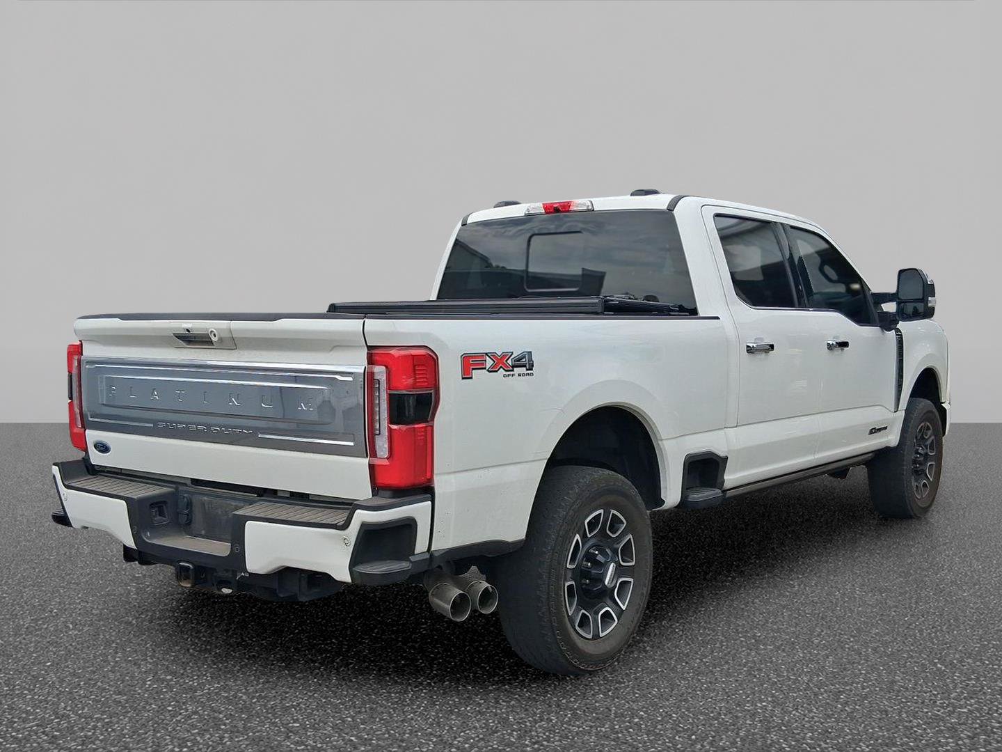 Certified 2024 Ford F350 Platinum w/ FX4 Off-Road Package AWD/4WD image 6