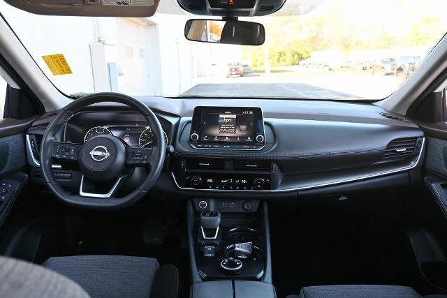 Used 2023 Nissan Rogue SV image 27