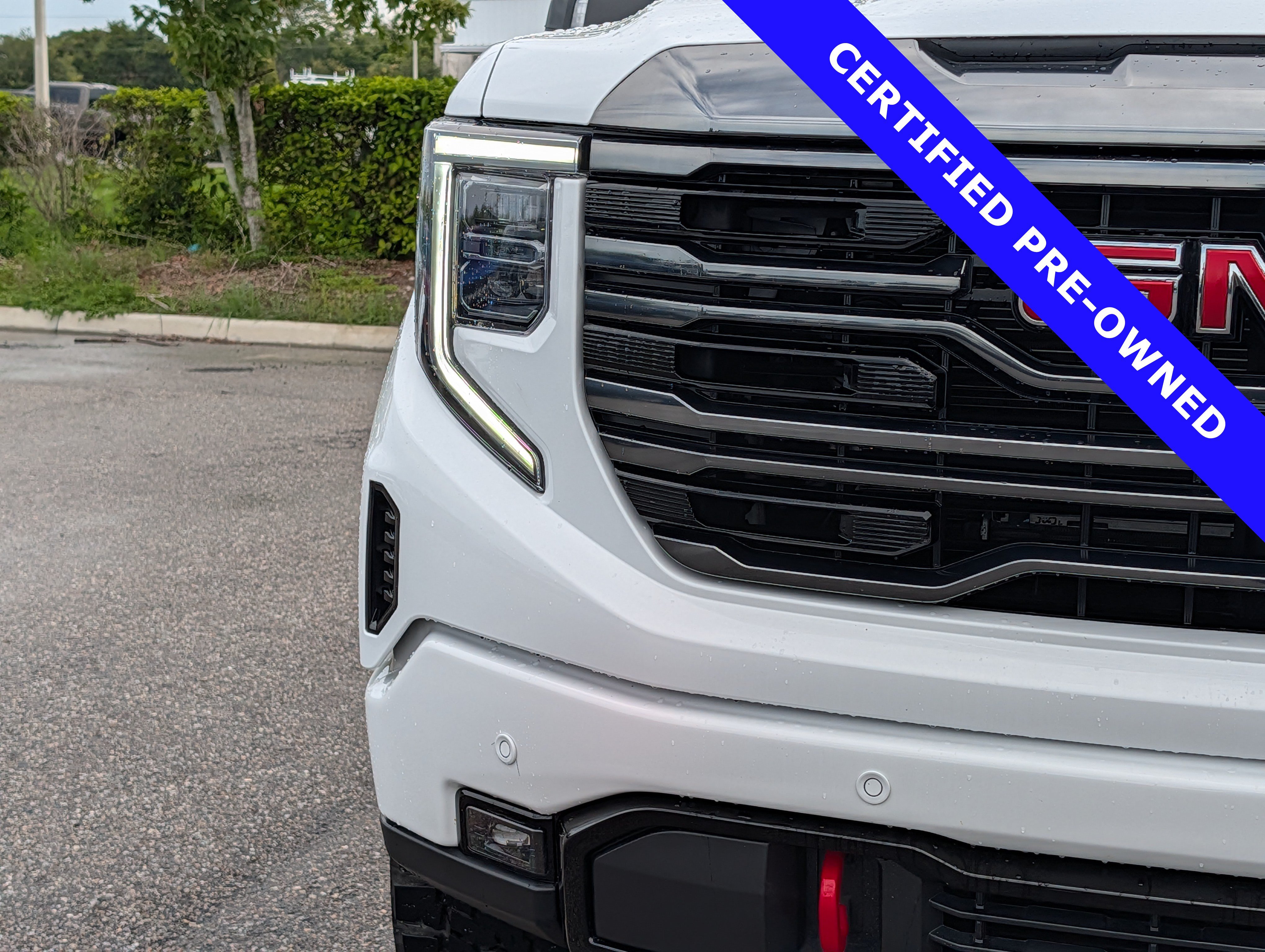 Used 2023 GMC Sierra 1500 AT4 w/ Technology Package AWD/4WD image 10