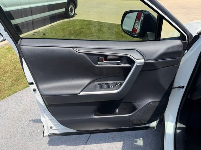 Used 2019 Toyota RAV4 XSE AWD/4WD image 8