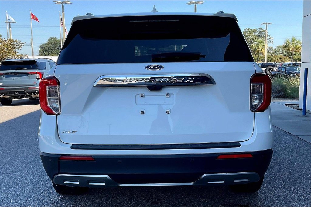 Certified 2023 Ford Explorer XLT w/ Equipment Group 202A RWD image 5