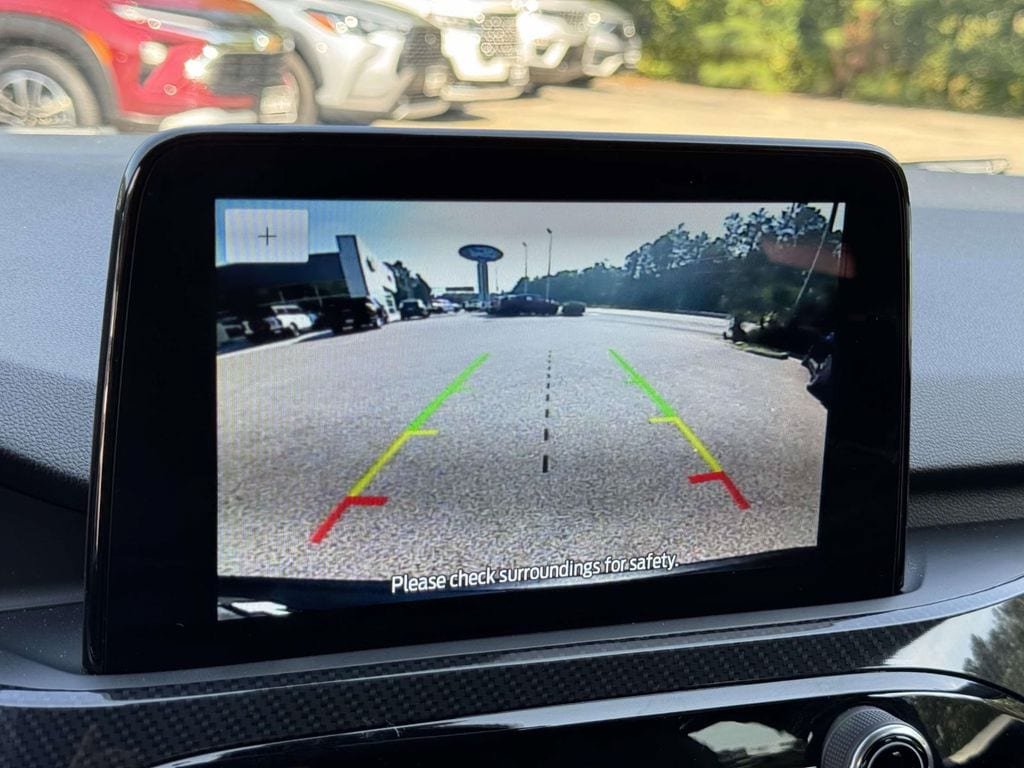 Certified 2025 Ford Escape ST-Line Select AWD/4WD image 4