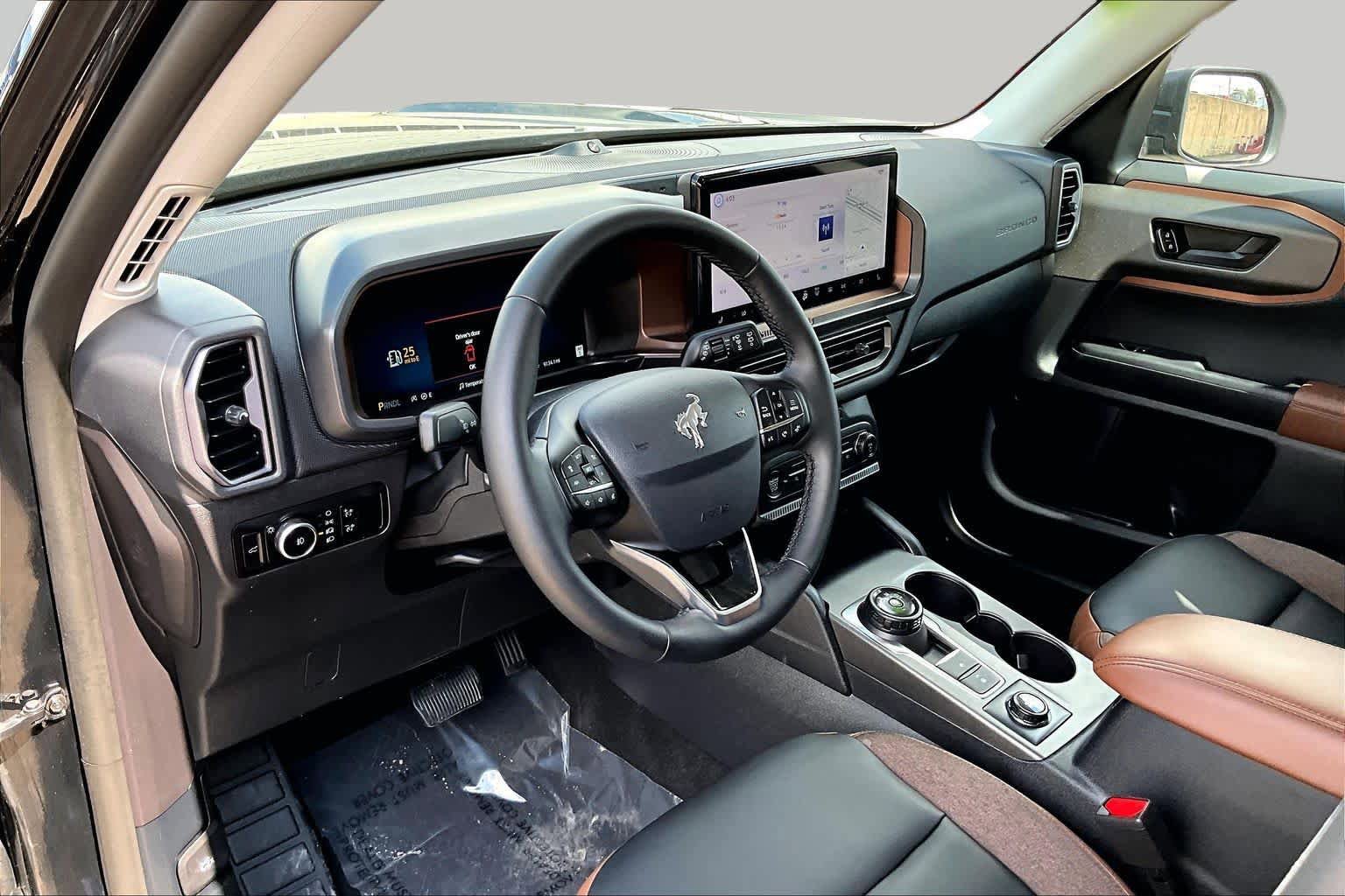 Certified 2025 Ford Bronco Sport Outer Banks w/ Outer Banks Tech Package+ AWD/4WD image 18