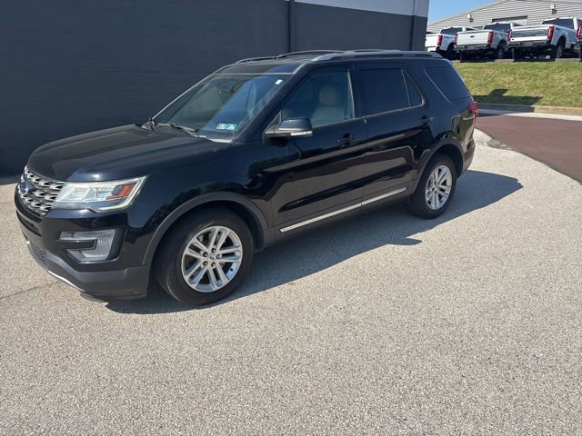 Certified 2017 Ford Explorer XLT w/ Equipment Group 202A FWD image 7