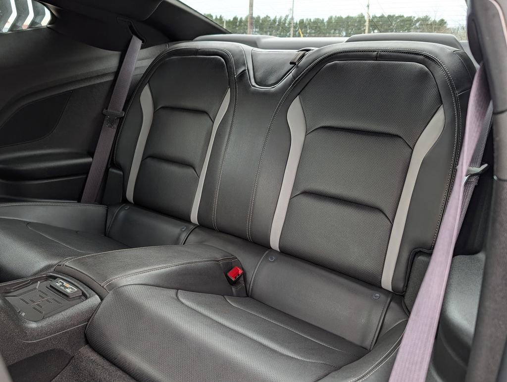 Used 2017 Chevrolet Camaro LT RWD image 9