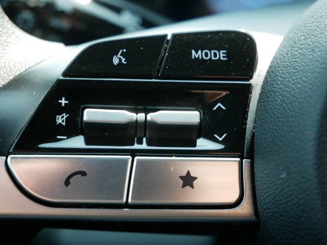 Used 2024 Hyundai Elantra SEL FWD image 20