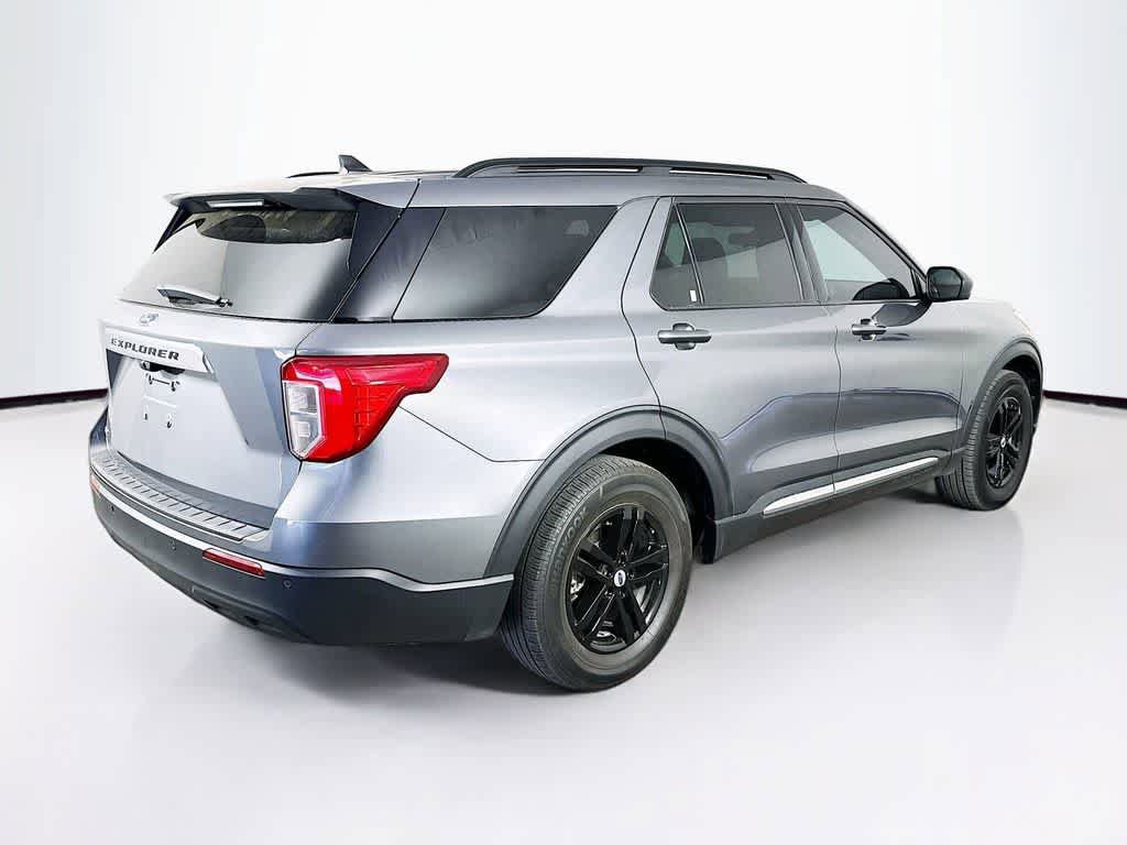 Certified 2024 Ford Explorer XLT RWD image 24