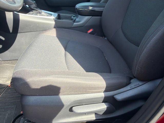 Used 2021 Toyota RAV4 LE FWD image 7