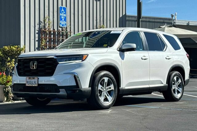 Used 2025 Honda Pilot EX-L image 8