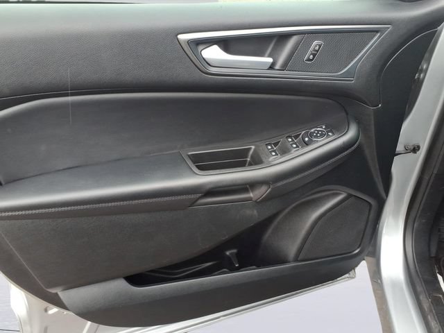 Certified 2024 Ford Edge SE w/ Black Appearance Package AWD/4WD image 11