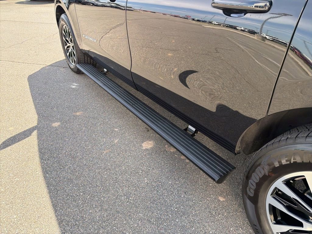 Certified 2025 Ford Expedition Max Platinum image 18