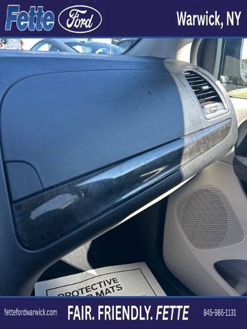Used 2019 Dodge Grand Caravan SE FWD image 21