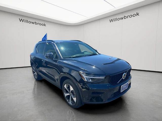 Used 2024 Volvo XC40 B5 Core AWD/4WD image 7