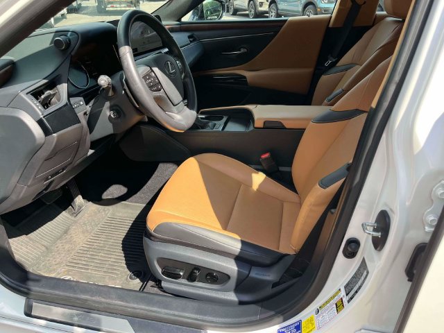 Used 2024 Lexus ES 350 w/ Premium Package FWD image 27