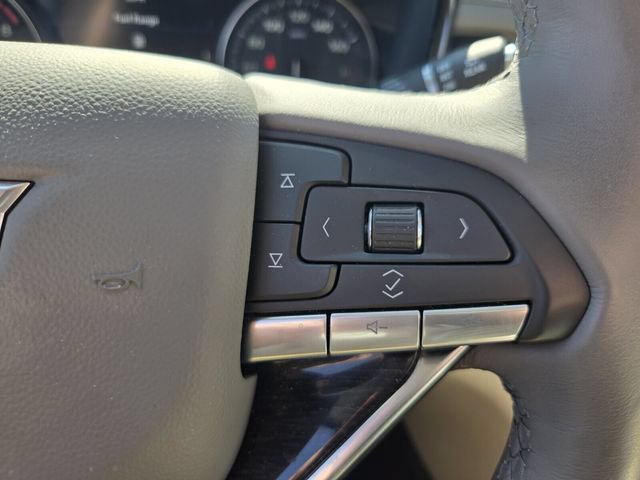 Used 2023 Cadillac XT6 Premium Luxury w/ Technology Package AWD/4WD image 28