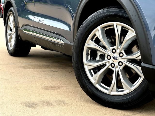 Certified 2021 Ford Explorer XLT w/ Equipment Group 202A RWD image 6