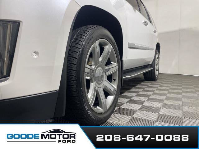 Used 2019 Cadillac Escalade Premium Luxury AWD/4WD image 28