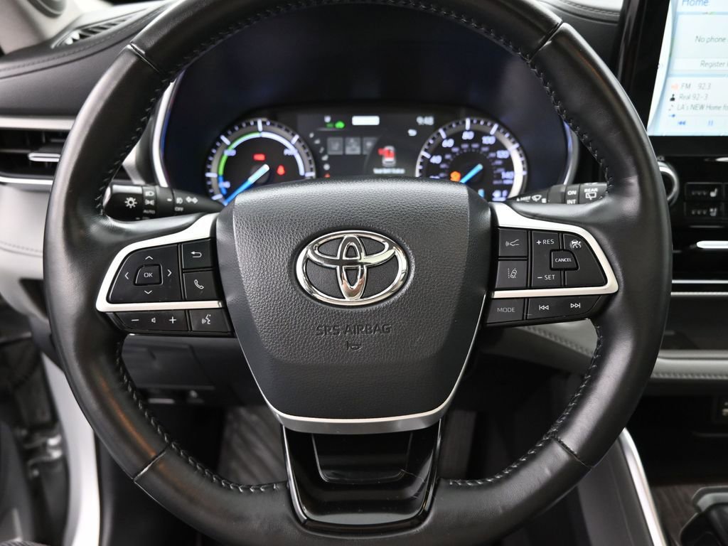 Used 2022 Toyota Highlander Platinum image 17