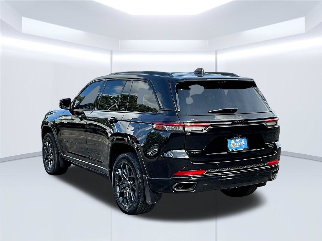 Used 2025 Jeep Grand Cherokee Summit AWD/4WD image 5