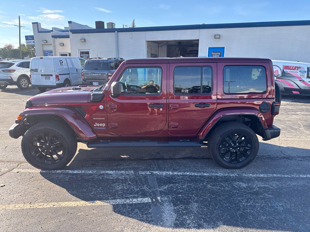 Used 2021 Jeep Wrangler Unlimited Sahara w/ Cold Weather Group AWD/4WD image 12