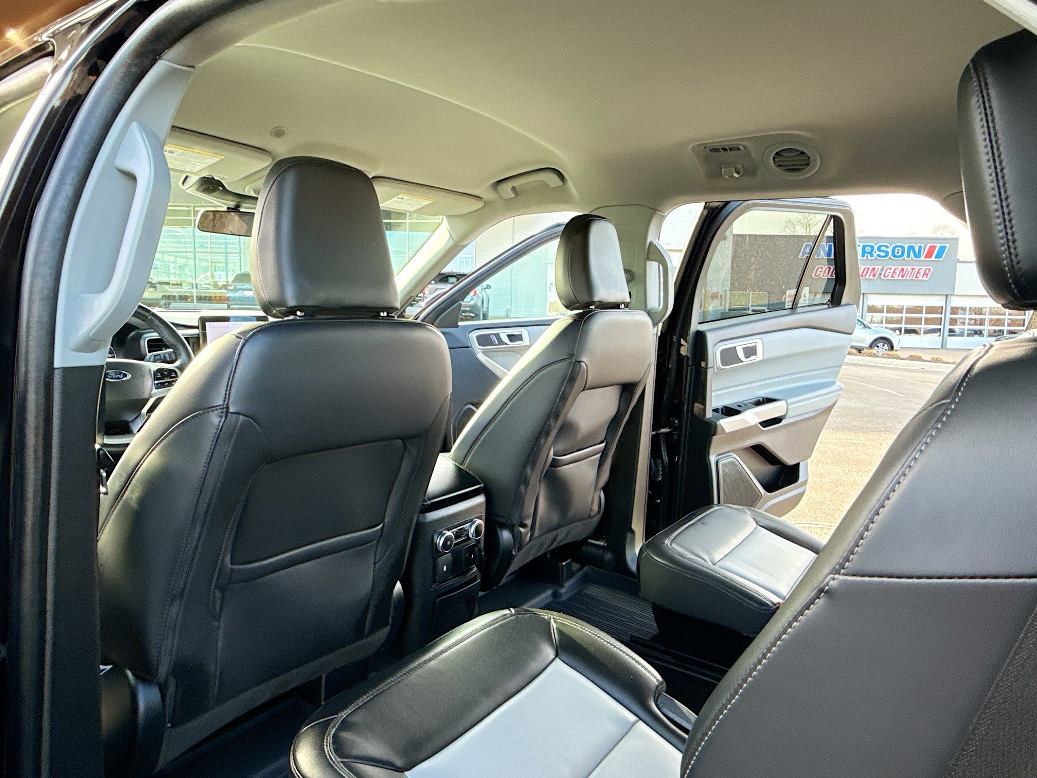 Certified 2023 Ford Explorer XLT w/ Equipment Group 202A image 9