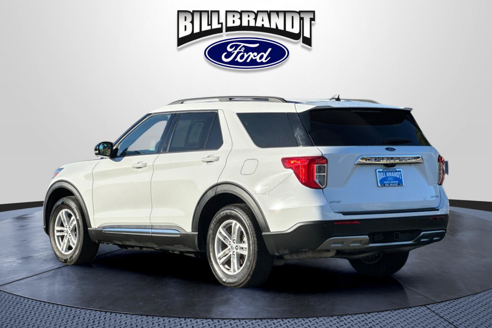 Certified 2024 Ford Explorer XLT w/ Equipment Group 202A AWD/4WD image 5