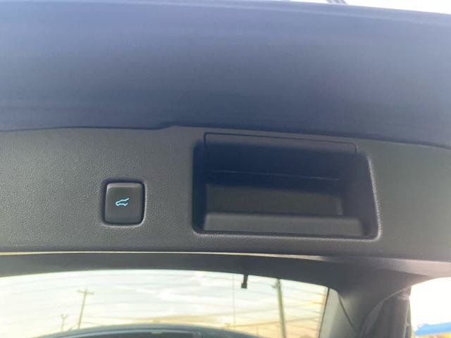 Certified 2022 Ford Escape Titanium AWD/4WD image 11