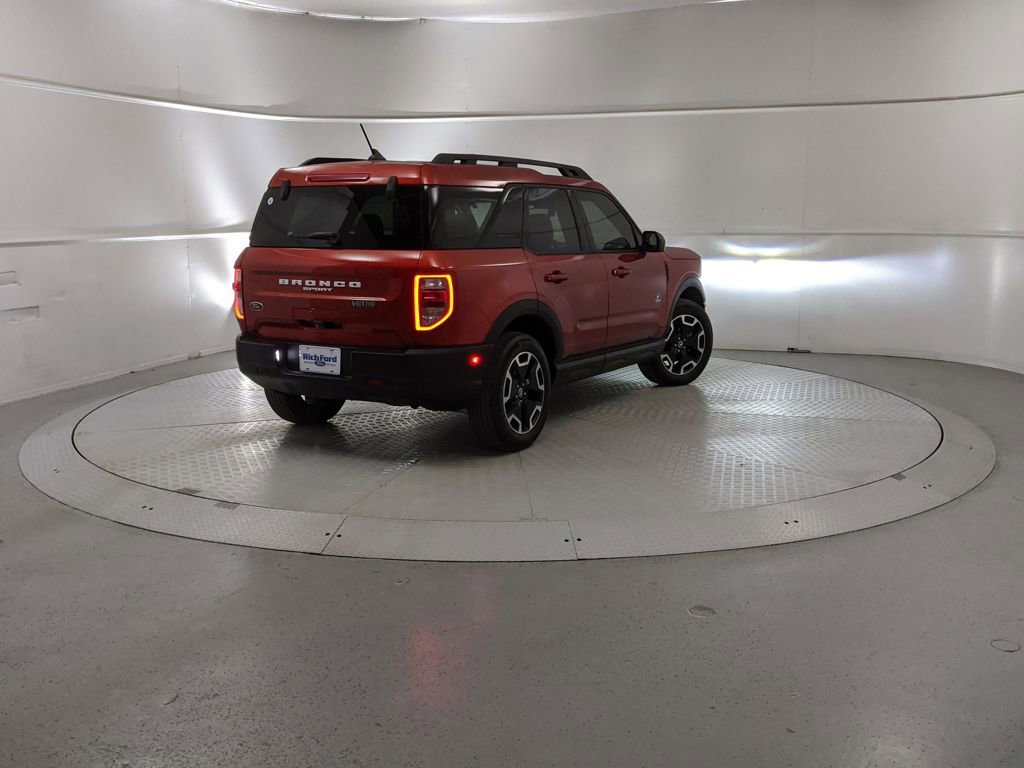 Certified 2023 Ford Bronco Sport Outer Banks w/ Tech Package image 3