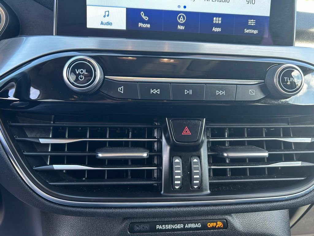 Certified 2022 Ford Escape Titanium w/ Class II Trailer Tow Package image 31