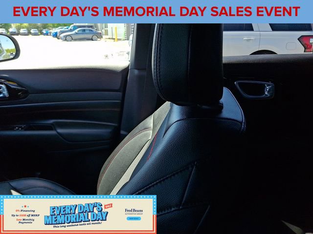 Used 2023 Jeep Compass Trailhawk AWD/4WD image 17