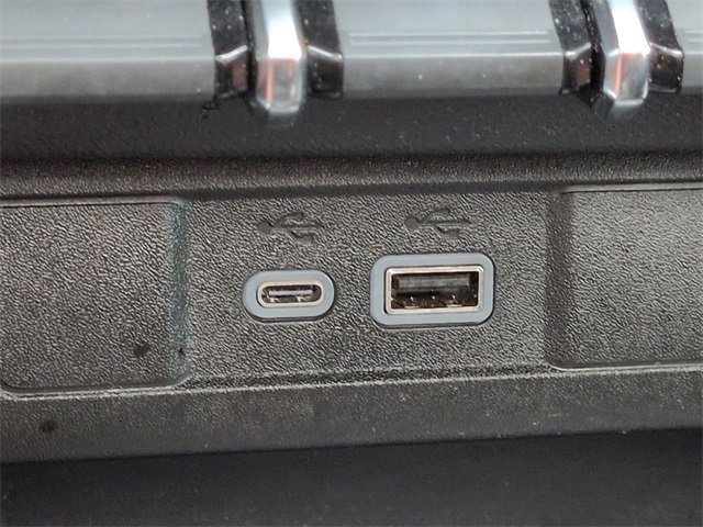 Used 2023 Chevrolet Colorado Z71 w/ Z71 Convenience Package 2 image 23