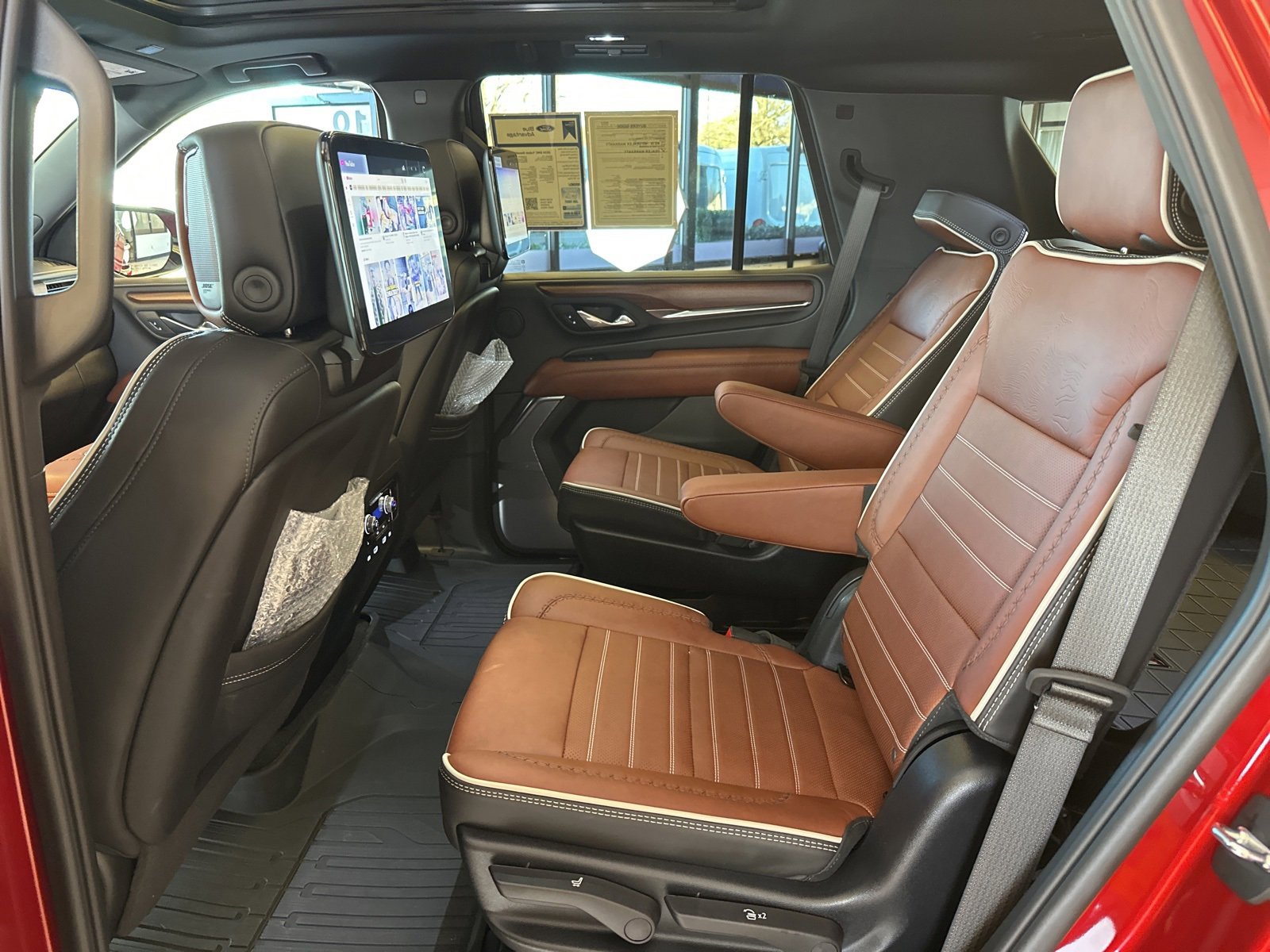 Used 2024 GMC Yukon Denali Ultimate w/ LPO, Floor Liner Package image 29