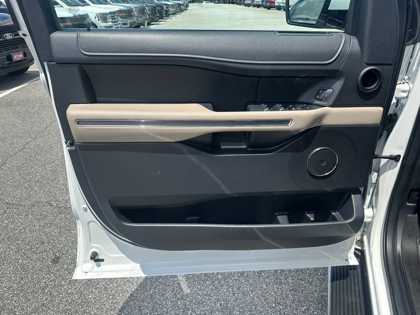 Certified 2023 Ford Expedition Max XLT RWD image 10