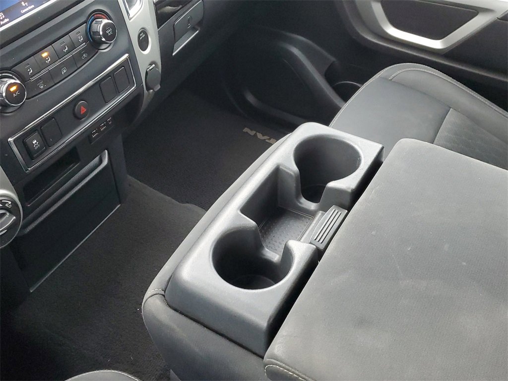 Used 2019 Nissan Titan SV image 25