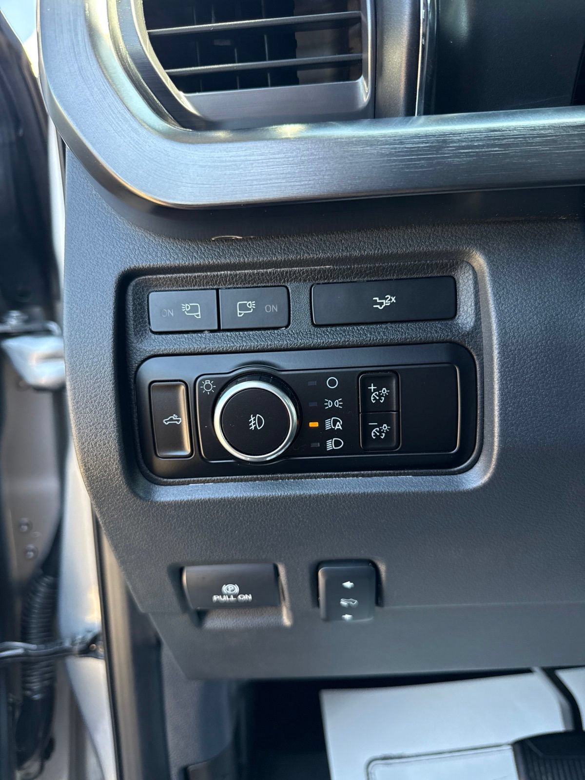 Certified 2023 Ford F250 Lariat w/ Chrome Package AWD/4WD image 18