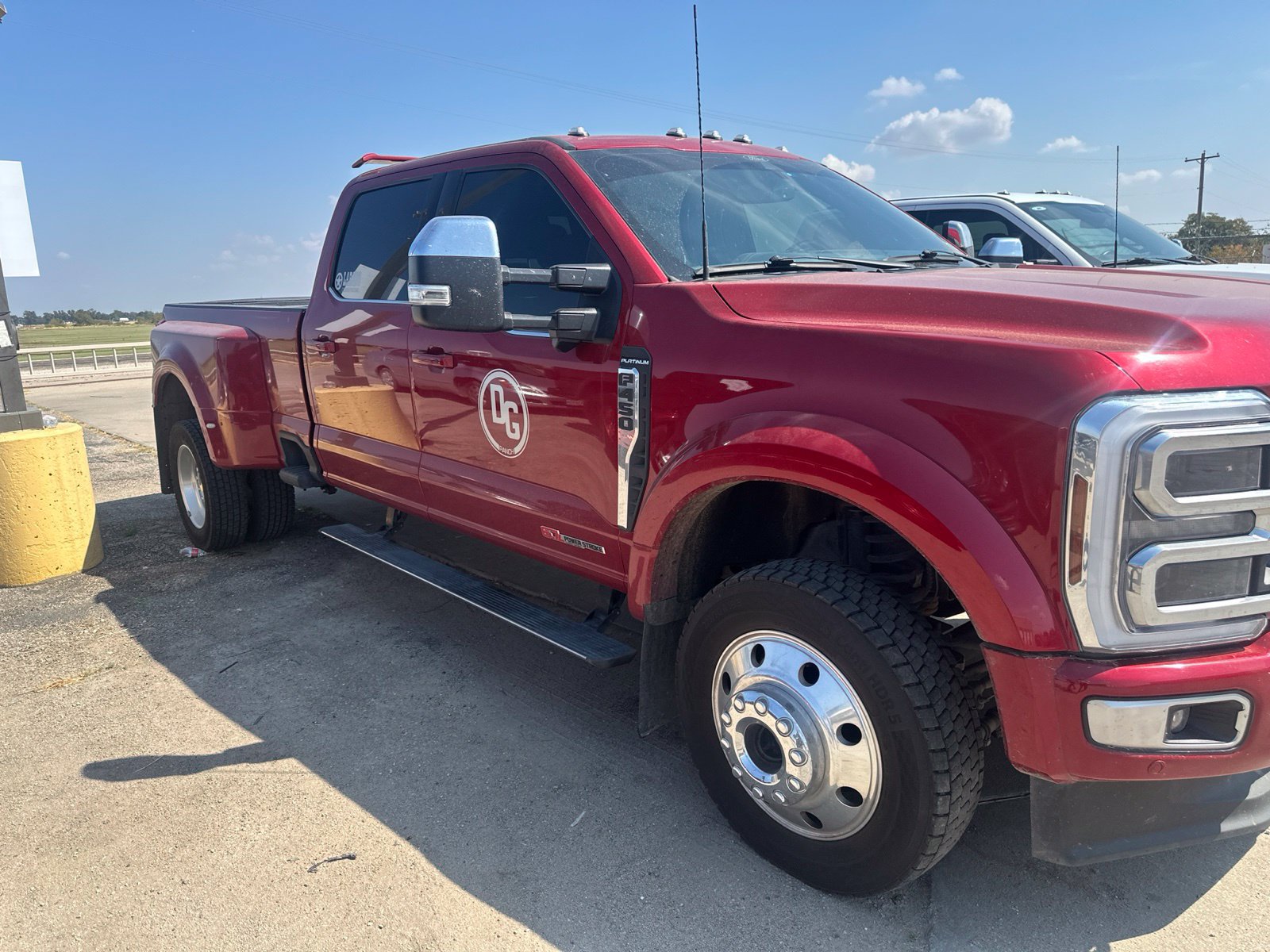 Certified 2024 Ford F450 Platinum w/ FX4 Off-Road Package AWD/4WD image 5