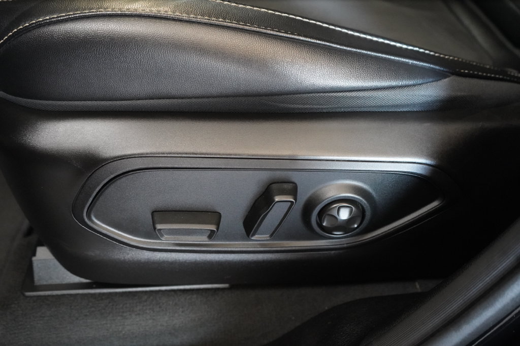 Used 2022 Jeep Grand Cherokee Altitude AWD/4WD image 18
