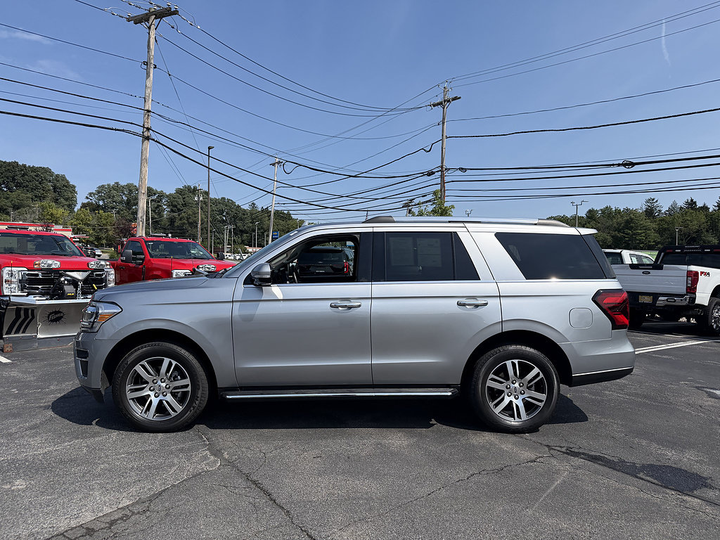 Certified 2023 Ford Expedition Limited AWD/4WD image 3