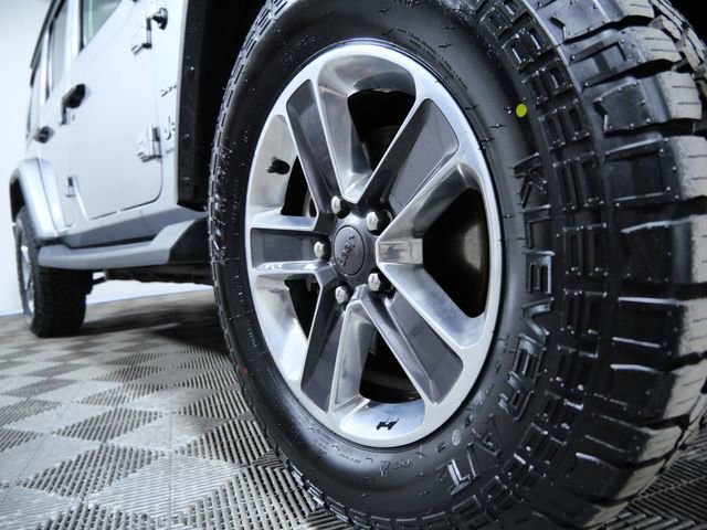 Used 2018 Jeep Wrangler Unlimited Sahara AWD/4WD image 7