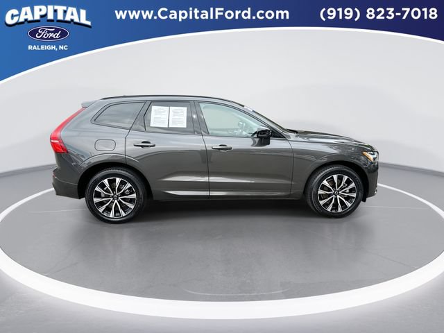 Used 2024 Volvo XC60 B5 Plus AWD/4WD image 9
