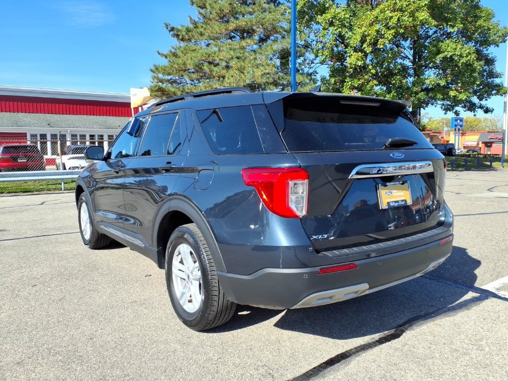 Certified 2023 Ford Explorer XLT w/ Equipment Group 202A AWD/4WD image 9