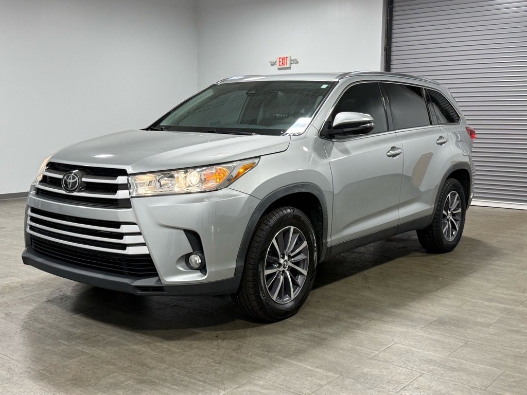 Used 2019 Toyota Highlander XLE image 8