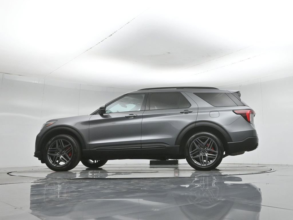Certified 2025 Ford Explorer ST-Line w/ ST-Line Street Pack AWD/4WD image 54